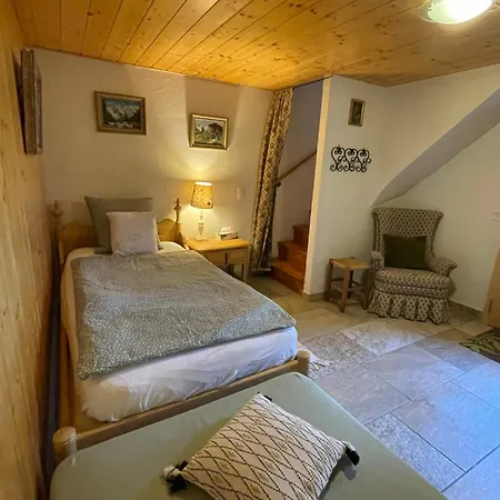 Charmante Maisonnette Avec Vue Sur Les Montagnes * Chalais