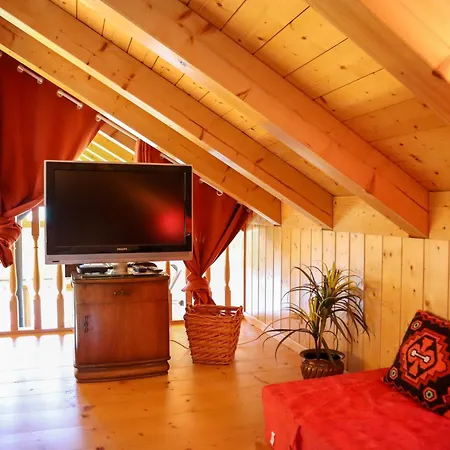 Charmante Maisonnette Avec Vue Sur Les Montagnes Chalet Chalais