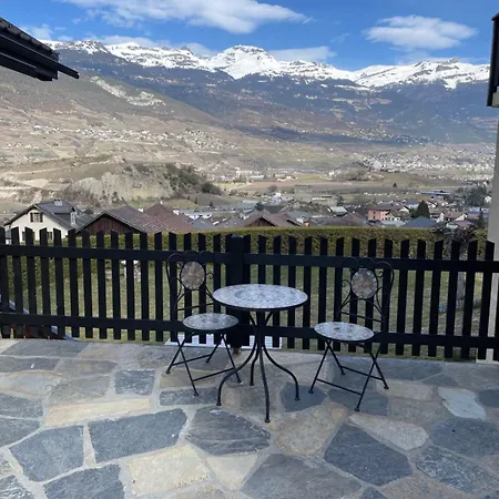 Charmante Maisonnette Avec Vue Sur Les Montagnes Chalais