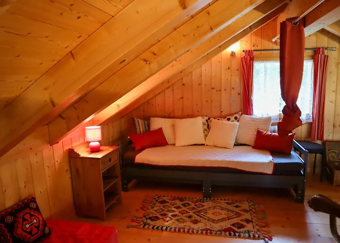 Charmante Maisonnette Avec Vue Sur Les Montagnes Chalais